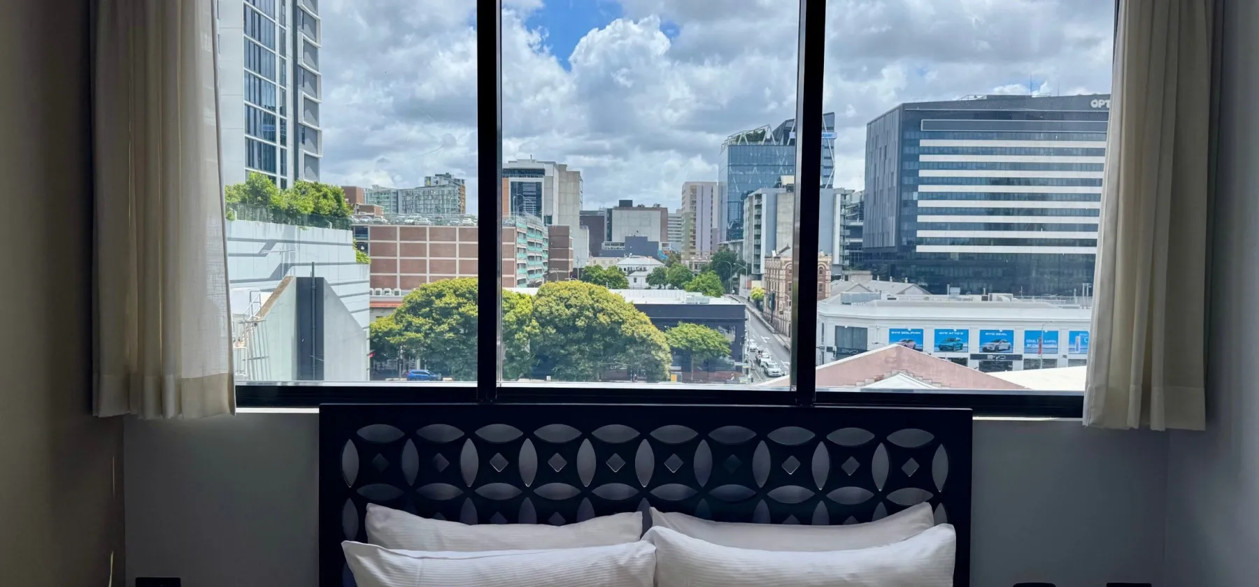 Urban View Queen North
