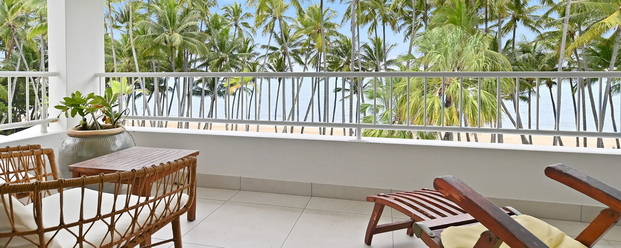 Alamanda Palm Cove by Lancemore Boutique Luxury Accommodation Four Bedroom Apartment 2000 x 800 3 v2