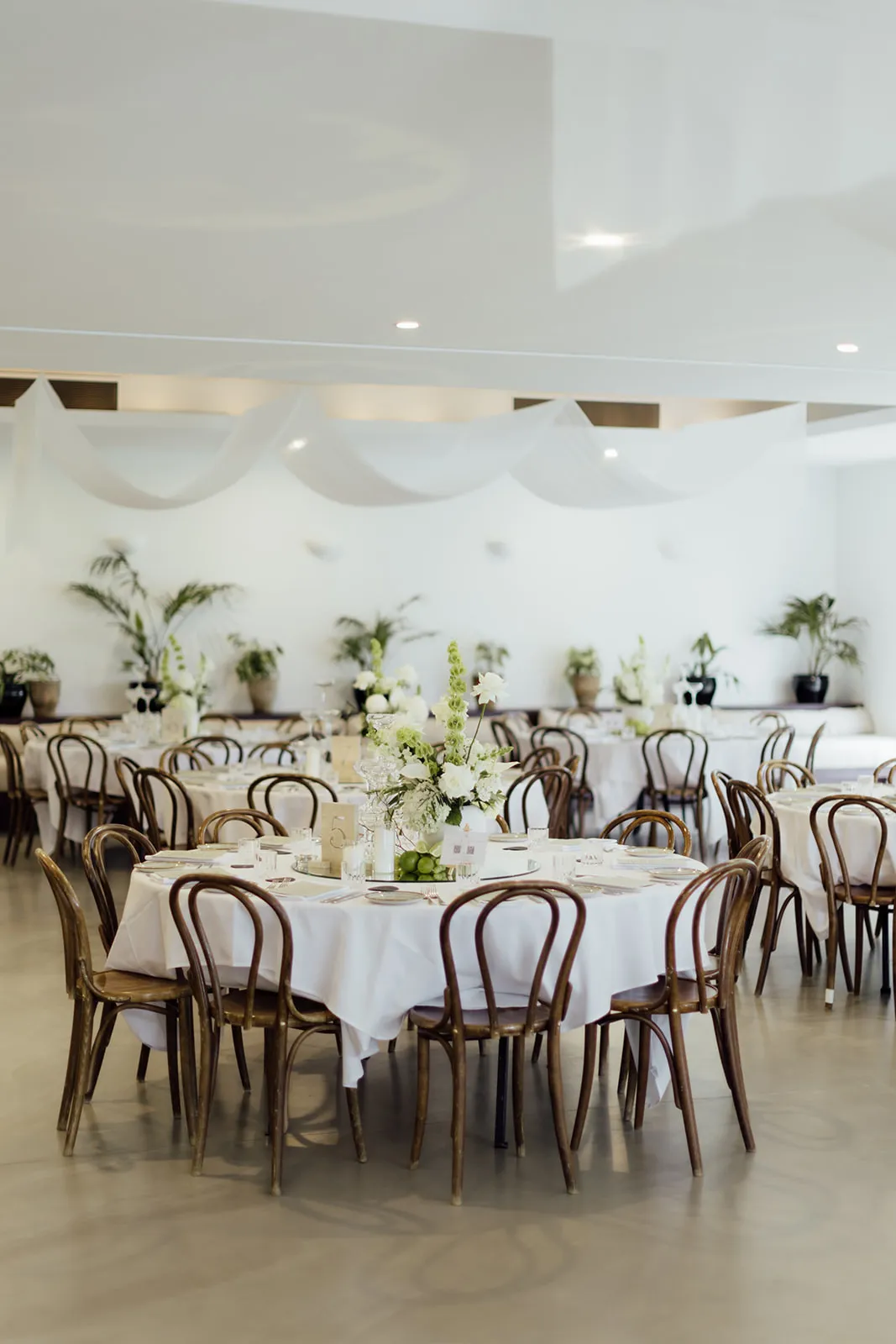 BIANCA THOMAS LANCEMORE MILAWA WEDDING LIZ BARNES SNEAKPEEKS 8 websize