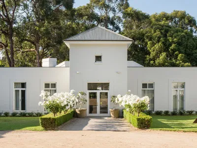 Lancemore Lindenderry Red Hill Boutique Luxury Accommodation Ground 2000 x 800 v2